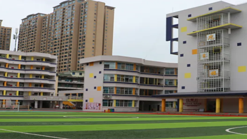 百年名校彭山一小健康飲水的選擇